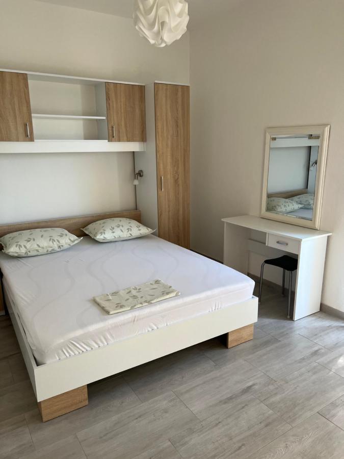 Apartments Krivic Брела Екстер'єр фото
